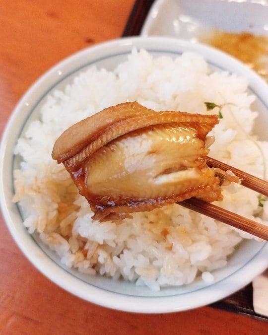 穴子の一本煮定食の穴子煮とご飯